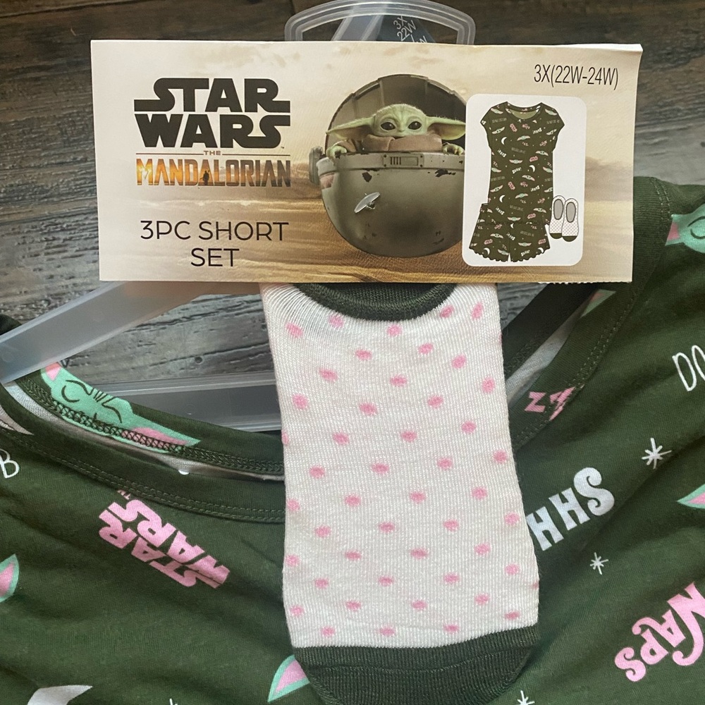 Brand New Star Wars Mandalorian 3 pc Shorts Set